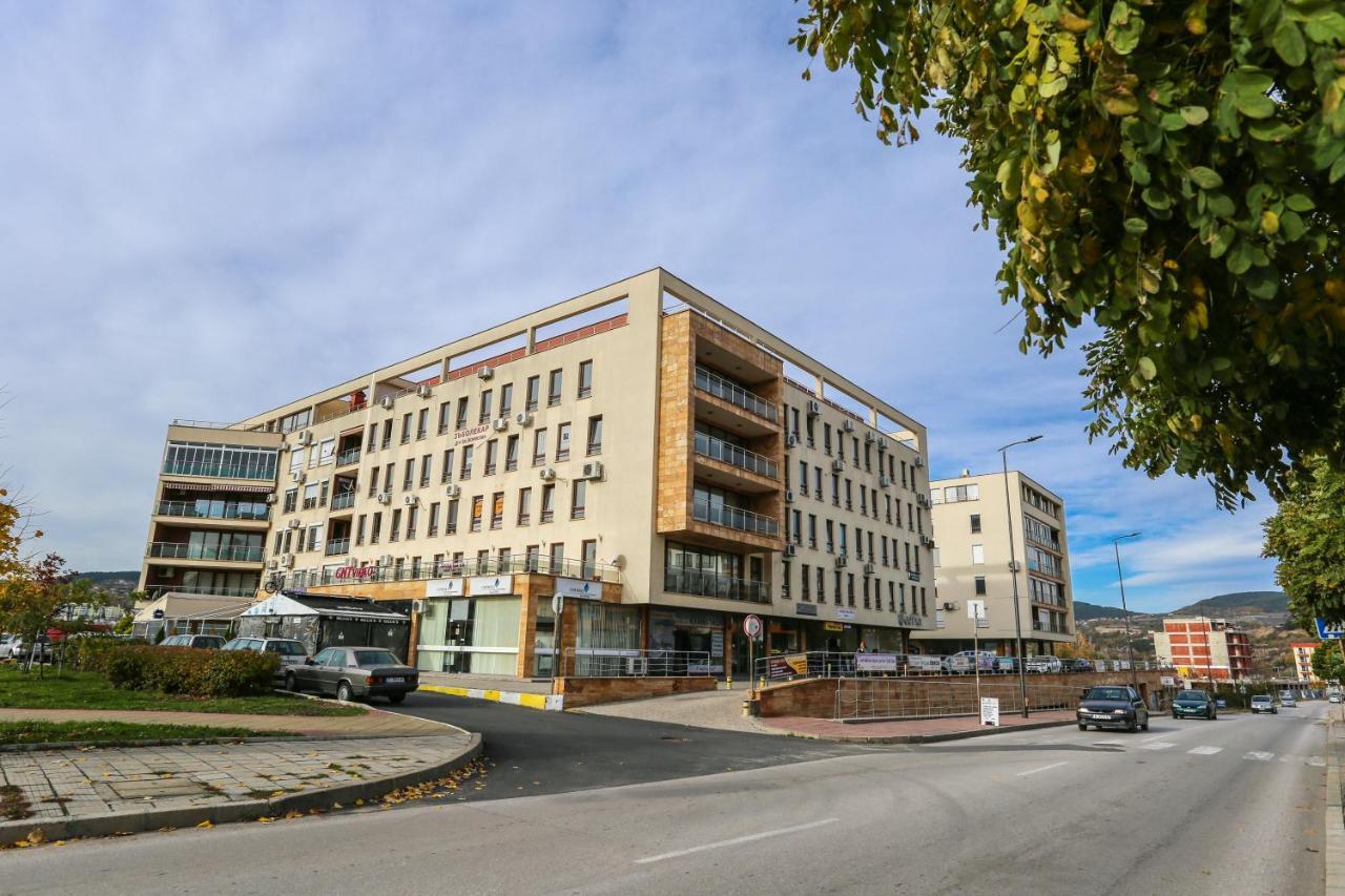 Студия И Стаи За Гости -Жк Пентагон Kŭrdzhali Esterno foto